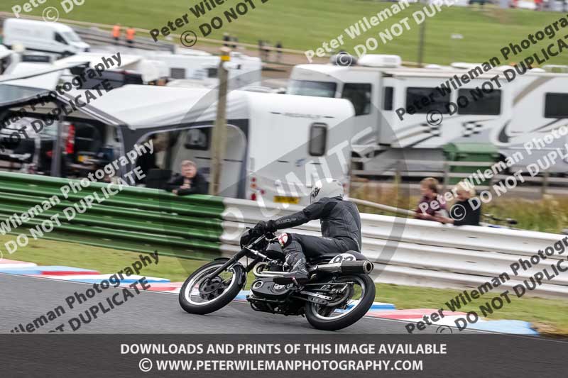 Vintage motorcycle club;eventdigitalimages;mallory park;mallory park trackday photographs;no limits trackdays;peter wileman photography;trackday digital images;trackday photos;vmcc festival 1000 bikes photographs